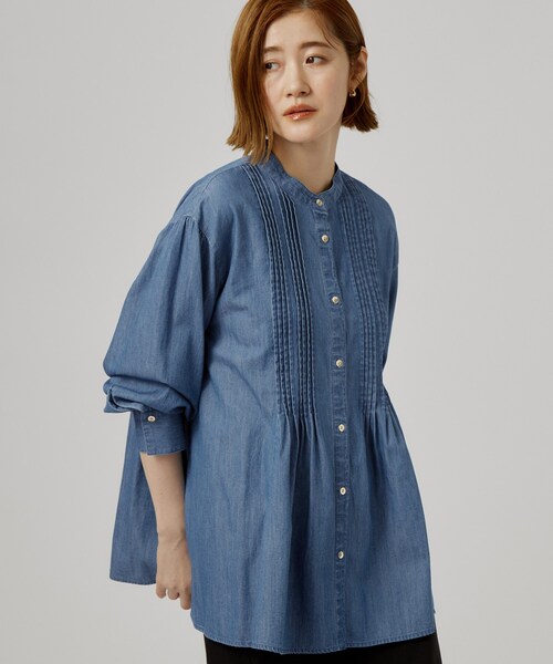 grove(グローブ)の「軽やかなデニムで、女性らしく ピンタックデニムダンガリーブラウス(シャツ/ブラウス・レディース・ネイビー/ブルー系その他・01/02/03/04/05)」の1枚目の写真