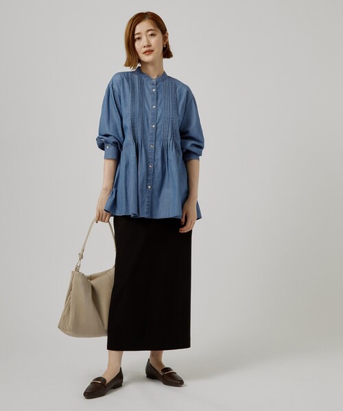 grove(グローブ)の「軽やかなデニムで、女性らしく ピンタックデニムダンガリーブラウス(シャツ/ブラウス・レディース・ネイビー/ブルー系その他・01/02/03/04/05)」の4枚目の写真