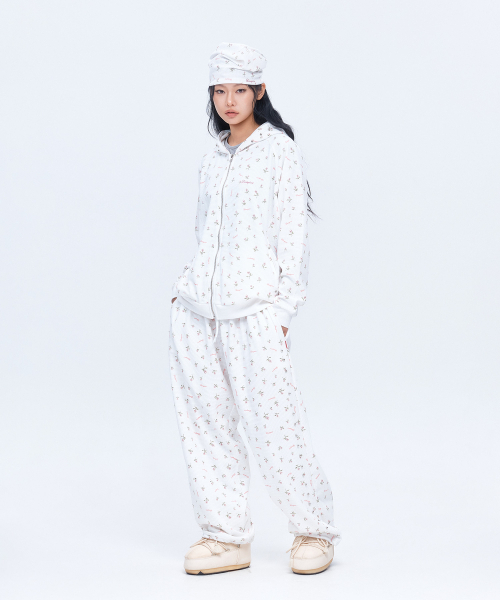 DAUSPICE(ディーオスピス)の「(DUC) ワッフル リラックス ジップアップフーディ&パンツ フラワーセットアップ(パーカー・レディース・アイボリー・FREE)」の2枚目の写真