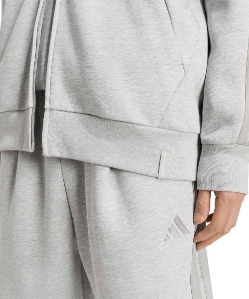 adidas(アディダス)の「アディダス adidas エッセンシャルズ プラス ルーズフィット コンテンポラリー スペーサーニット フルジップパーカー(パーカー・メンズ・グレー・S/M/L/LL/3L)」の5枚目の写真