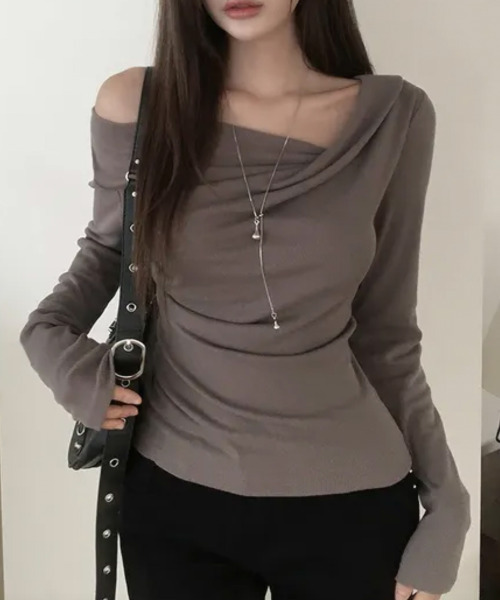 VIVID LADY(ビビッドレディー)の「ドレープネック リブ長袖トップス(Tシャツ/カットソー・レディース・ホワイト/ブラック/グレー/モカ/チャコールグレー・FREE)」の17枚目の写真