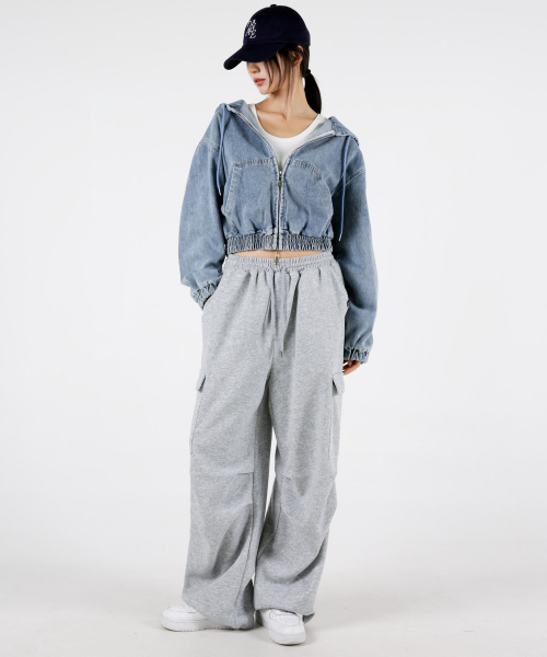 UMM(ウム)の「レディース 2WAYジップアップ クロップドフードデニムジャケット(デニムジャケット・レディース・ブラック/ブルー・F)」の3枚目の写真