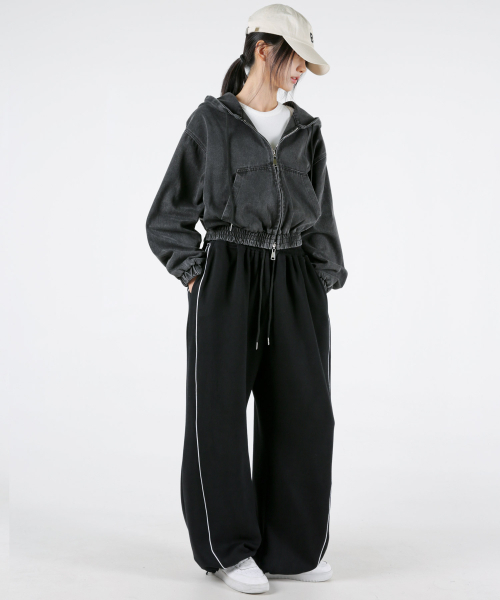 UMM(ウム)の「レディース 2WAYジップアップ クロップドフードデニムジャケット(デニムジャケット・レディース・ブラック/ブルー・F)」の13枚目の写真