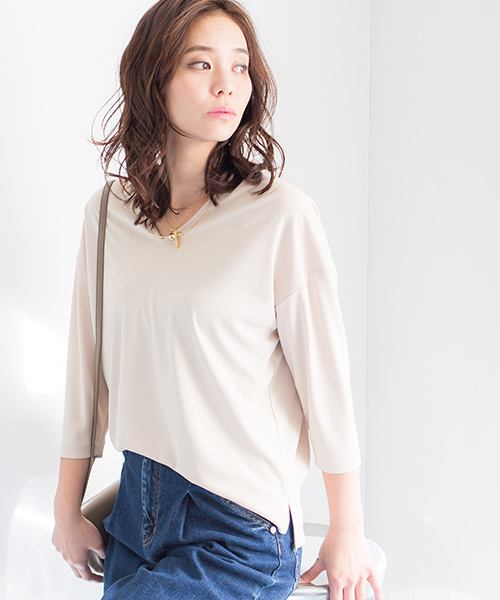 STUDIOUS（ステュディオス）の「Vネックスリットカットソー（Tシャツ/カットソー・レディース・ホワイト/ライトグレー/ピンク/ベージュ・FREE）」の3枚目の写真