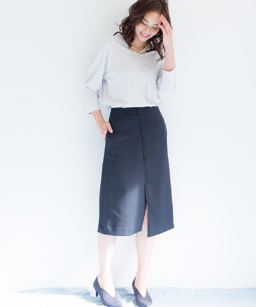 STUDIOUS（ステュディオス）の「Vネックスリットカットソー（Tシャツ/カットソー・レディース・ホワイト/ライトグレー/ピンク/ベージュ・FREE）」の5枚目の写真