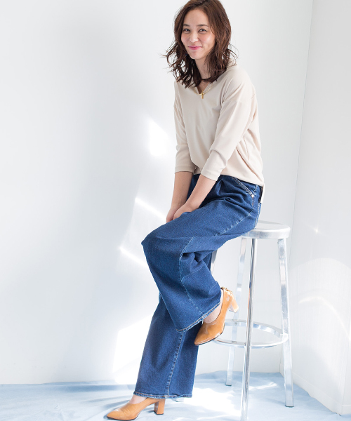 STUDIOUS（ステュディオス）の「Vネックスリットカットソー（Tシャツ/カットソー・レディース・ホワイト/ライトグレー/ピンク/ベージュ・FREE）」の8枚目の写真