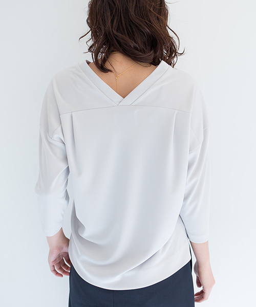 STUDIOUS（ステュディオス）の「Vネックスリットカットソー（Tシャツ/カットソー・レディース・ホワイト/ライトグレー/ピンク/ベージュ・FREE）」の11枚目の写真