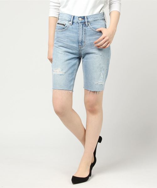 Calvin Klein Jeans(カルヴァンクラインジーンズ)の「ボーイショーツデニム(その他パンツ・レディース・ブルー・24inch/25inch/26inch/27inch/30inch)」の4枚目の写真