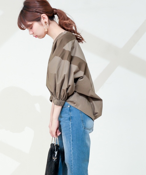 natural couture（ナチュラルクチュール）の「袖口ゴムドルマンスキッパー（シャツ/ブラウス・レディース・カーキ/アイボリー/その他・FREE）」の9枚目の写真