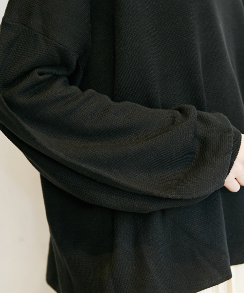 PairPair(ペアペア)の「袖ボリュームニットポロシャツ(ポロシャツ・レディース・ライトグレー/ブラック/ラベンダー・FREE)」の6枚目の写真