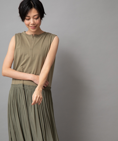 Munich(ミューニック)の「ノースリーブトップスXプリーツスカート異素材切替え2wayワンピース(ワンピース・レディース・ホワイト/ネイビー/カーキ/オレンジ/クリーム・FREE)」の3枚目の写真