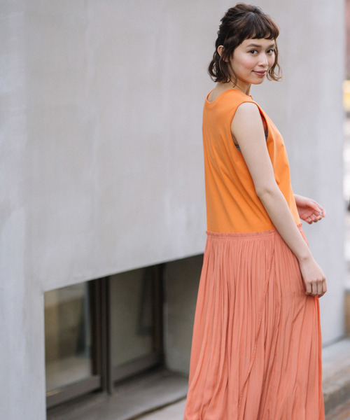 Munich(ミューニック)の「ノースリーブトップスXプリーツスカート異素材切替え2wayワンピース(ワンピース・レディース・ホワイト/ネイビー/カーキ/オレンジ/クリーム・FREE)」の6枚目の写真