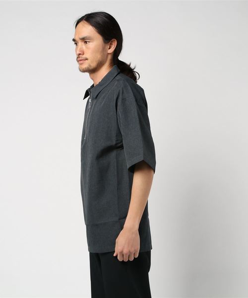 Luv maison（ラブメゾン）の「PLハーフジップ半袖シャツ（シャツ/ブラウス・メンズ・グレー/ブラック・M/L）」の3枚目の写真