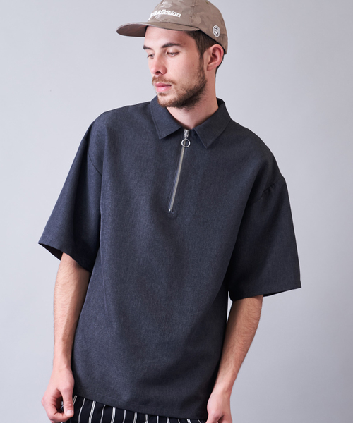 Luv maison（ラブメゾン）の「PLハーフジップ半袖シャツ（シャツ/ブラウス・メンズ・グレー/ブラック・M/L）」の2枚目の写真