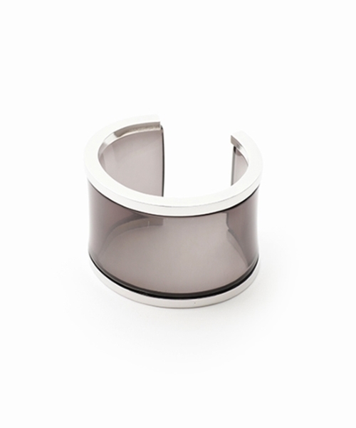 LAPUIS（ラピュイ）の「Clear Wide Bangle（バングル/リストバンド・レディース・ブラック/ブラウン/グリーン/クリア・FREE）」の5枚目の写真