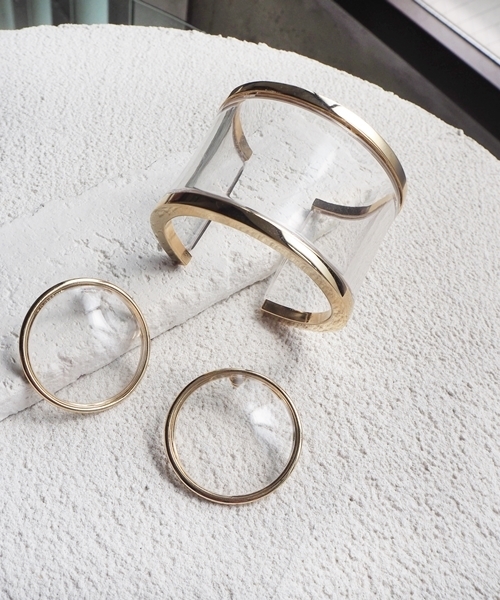 LAPUIS（ラピュイ）の「Clear Wide Bangle（バングル/リストバンド・レディース・ブラック/ブラウン/グリーン/クリア・FREE）」の8枚目の写真