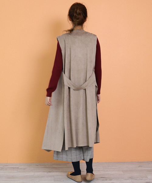 MARLENE JOBERT（マルレーヌ　ジョベル）の「フェイクスウェードロングジレ（その他アウター・レディース・ベージュ/モカ・M）」の6枚目の写真