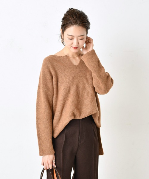 DouDou（ドゥドゥ）の「キーネックプルオーバー（ニット/セーター・レディース・ベージュ/ブルー/キャメル・FREE）」の3枚目の写真