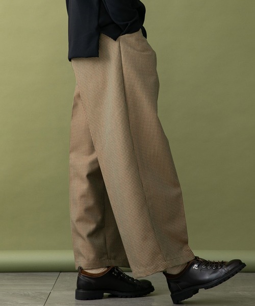 UNITED TOKYO(ユナイテッドトウキョウ)の「バレンシアギャバワイドパンツ(スラックス・メンズ・ブラウン系その他/ブラック/グリーン・1/2/3)」の16枚目の写真