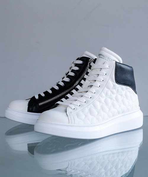 Buffalo Bobs（バッファローボブズ）の「DAD STAR-HI(ダッド スター ハイ)スターキルティング ハイカット スニーカー（スニーカー・メンズ・ホワイト/ブラック/マルチ/パイソン/シルバー・39/41/43）」の4枚目の写真