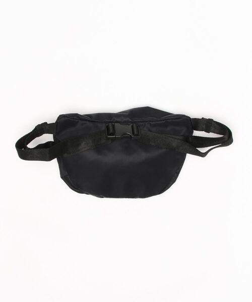 HUNTER(ハンター)の「《HUNTER》ORIGINAL NYLON BUMBAG(ボディバッグ/ウエストポーチ・レディース・ブラック/ネイビー/ダークオリーブ/グレー/ピンク/レッド・FREE)」の11枚目の写真