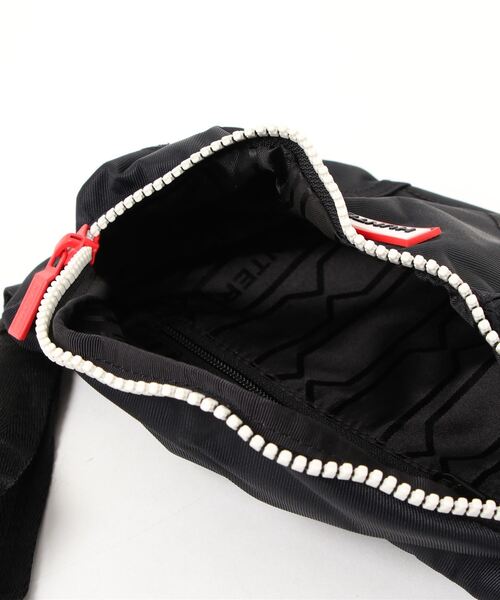HUNTER(ハンター)の「《HUNTER》ORIGINAL NYLON BUMBAG(ボディバッグ/ウエストポーチ・レディース・ブラック/ネイビー/ダークオリーブ/グレー/ピンク/レッド・FREE)」の10枚目の写真
