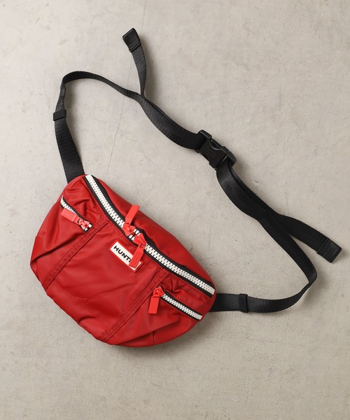 HUNTER(ハンター)の「《HUNTER》ORIGINAL NYLON BUMBAG(ボディバッグ/ウエストポーチ・レディース・ブラック/ネイビー/ダークオリーブ/グレー/ピンク/レッド・FREE)」の6枚目の写真