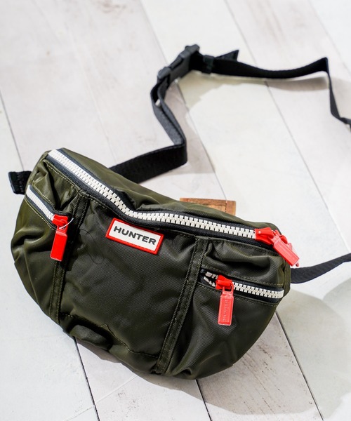 HUNTER(ハンター)の「《HUNTER》ORIGINAL NYLON BUMBAG(ボディバッグ/ウエストポーチ・レディース・ブラック/ネイビー/ダークオリーブ/グレー/ピンク/レッド・FREE)」の1枚目の写真