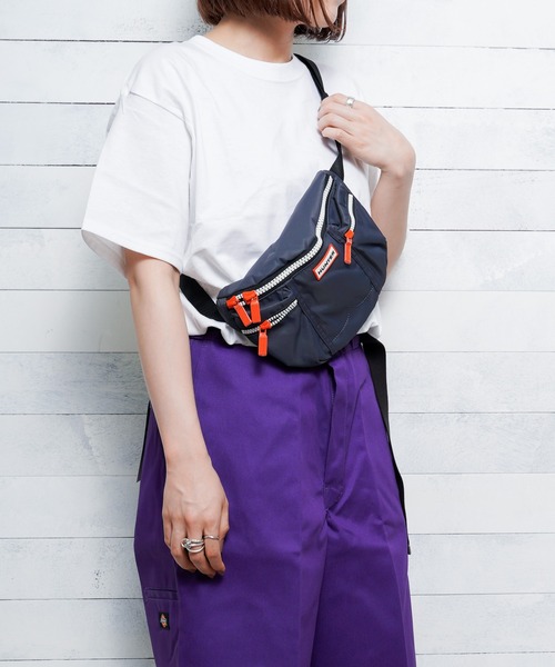 HUNTER(ハンター)の「《HUNTER》ORIGINAL NYLON BUMBAG(ボディバッグ/ウエストポーチ・レディース・ブラック/ネイビー/ダークオリーブ/グレー/ピンク/レッド・FREE)」の12枚目の写真