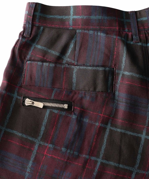 SHAREEF(シャリーフ)の「DRAWING CHECK SHORT PANTS(その他パンツ・メンズ・ブラック系その他/ネイビー/バーガンディー・1/3/2)」の7枚目の写真