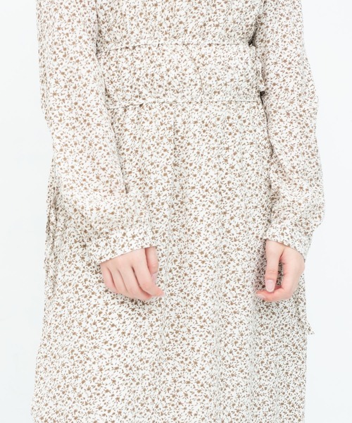 Clice de Paris(クリシェドゥパリス)の「2段花柄ワンピース(ワンピース・レディース・オフホワイト・FREE)」の10枚目の写真