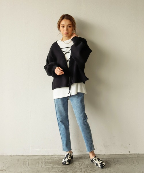 Auntie Rosa Holiday（アンティローザホリデー）の「【ざっくりとした後ろ姿が可愛い】 バックシャンレースアップクロップニット（ニット/セーター・レディース・ホワイト/ブラック/イエロー・FREE）」の9枚目の写真