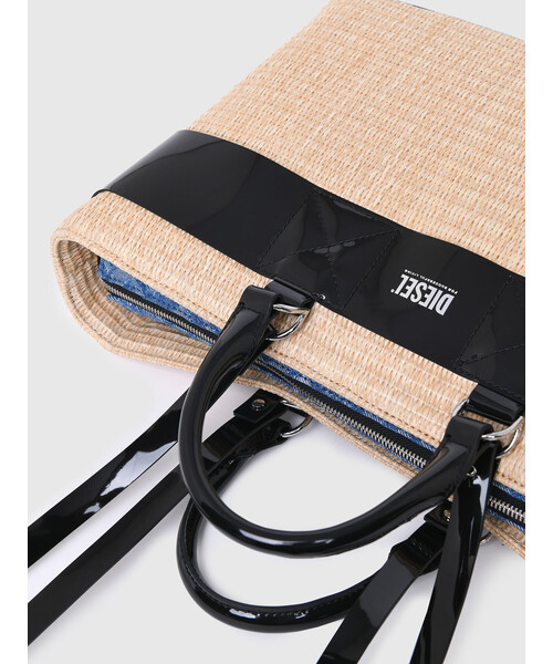 DIESEL（ディーゼル）の「レディース ストロー ミディアムサッチェル（ハンドバッグ・レディース・ベージュ・UNI）」の2枚目の写真