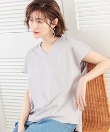 un dix cors（アンディコール）の「色違いで欲しい、マルチに使える一枚　接触冷感Vネックカットソー（Tシャツ/カットソー）」