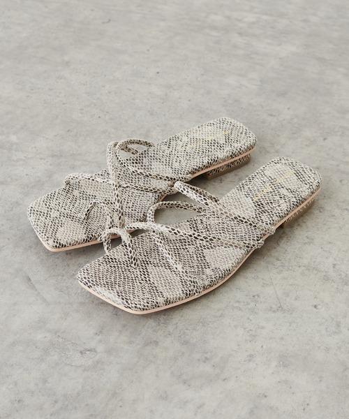 natural couture（ナチュラルクチュール）の「NEW細ヒモヌーディ―サンダル（サンダル・レディース・ゴールド/パイソン・SMALL/MEDIUM/LARGE）」の13枚目の写真
