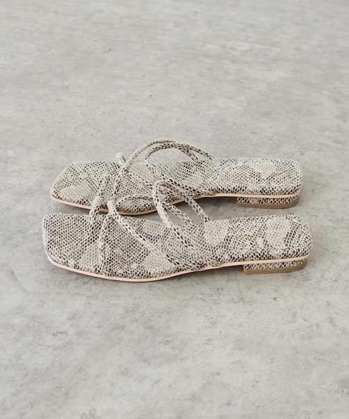 natural couture（ナチュラルクチュール）の「NEW細ヒモヌーディ―サンダル（サンダル・レディース・ゴールド/パイソン・SMALL/MEDIUM/LARGE）」の14枚目の写真