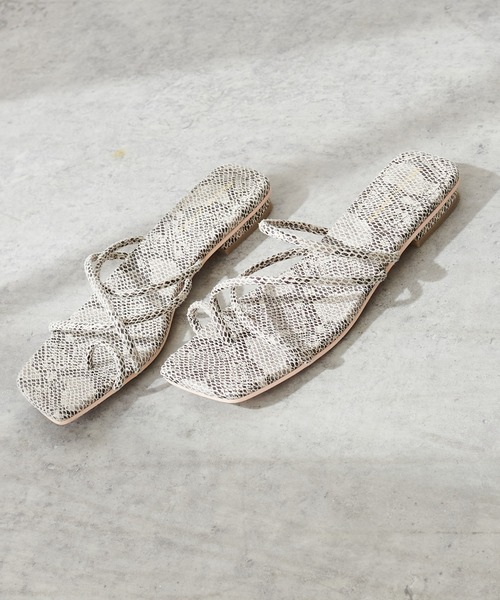 natural couture（ナチュラルクチュール）の「NEW細ヒモヌーディ―サンダル（サンダル・レディース・ゴールド/パイソン・SMALL/MEDIUM/LARGE）」の12枚目の写真