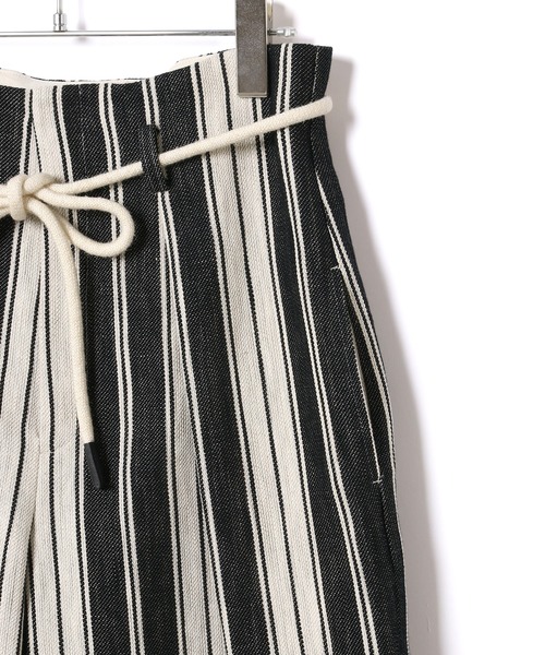 ADAM ET ROPE'（アダムエロペ）の「＜洗える＞ストライプワイドパンツ（その他パンツ・レディース・ブラック/ピンク・36/38）」の16枚目の写真