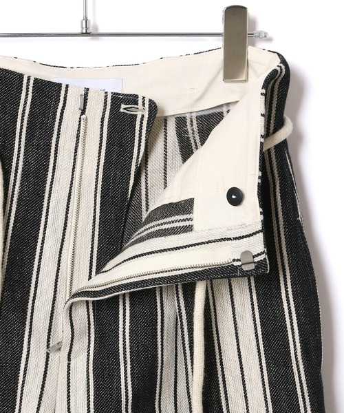 ADAM ET ROPE'（アダムエロペ）の「＜洗える＞ストライプワイドパンツ（その他パンツ・レディース・ブラック/ピンク・36/38）」の6枚目の写真