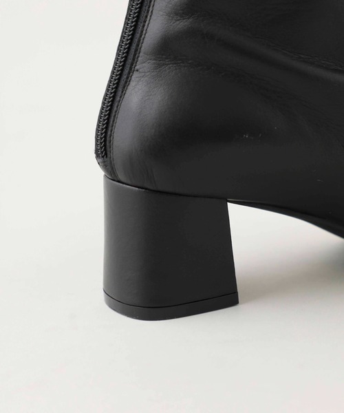 UNITED TOKYO（ユナイテッドトウキョウ）の「ショセットレザーブーティ（ブーツ・レディース・ブラック/ベージュ・1/2）」の6枚目の写真