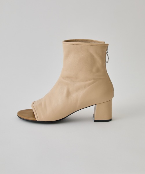 UNITED TOKYO（ユナイテッドトウキョウ）の「ショセットレザーブーティ（ブーツ・レディース・ブラック/ベージュ・1/2）」の9枚目の写真