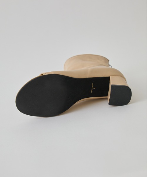 UNITED TOKYO（ユナイテッドトウキョウ）の「ショセットレザーブーティ（ブーツ・レディース・ブラック/ベージュ・1/2）」の13枚目の写真