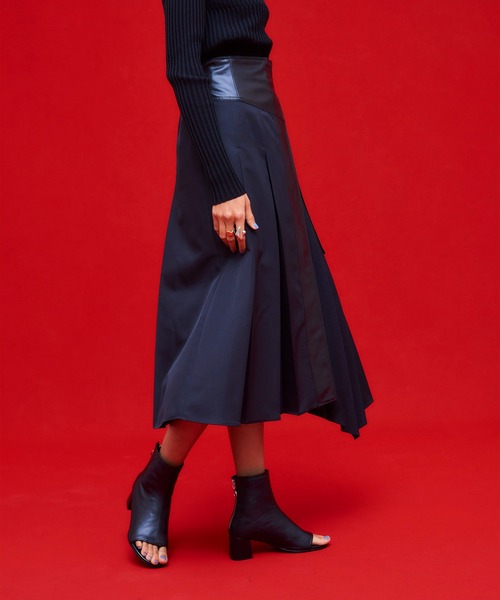 UNITED TOKYO（ユナイテッドトウキョウ）の「ショセットレザーブーティ（ブーツ・レディース・ブラック/ベージュ・1/2）」の19枚目の写真