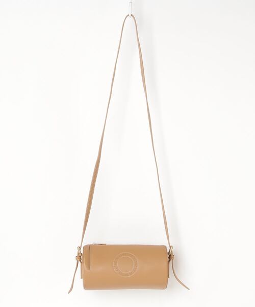 SFW（エスエフダブリュー）の「パンチングロゴ 筒形 ショルダーバッグ [コルク]（ショルダーバッグ・レディース・ブラウン/ベージュ/アイボリー/ブラック・FREE）」の4枚目の写真