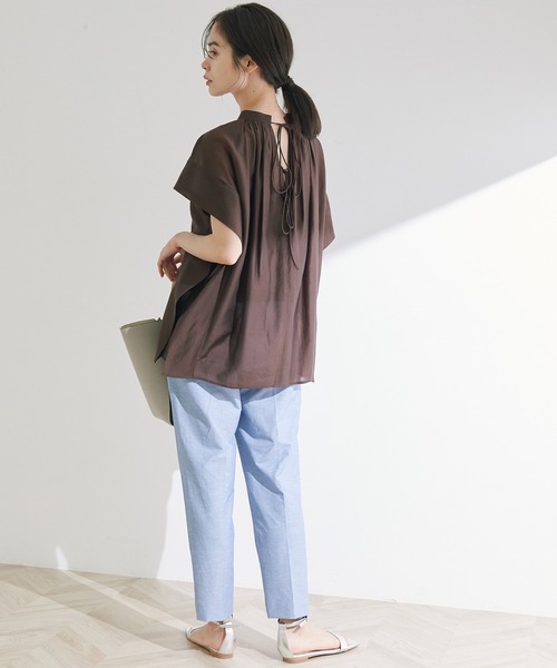 ROPE'（ロペ）の「【新色追加】前後2WAY ボリュームフレンチスリーブブラウス（シャツ/ブラウス・レディース・ベージュ/ブルー系その他4/ダークブラウン/ブラック/パープル/グリーン・38）」の15枚目の写真