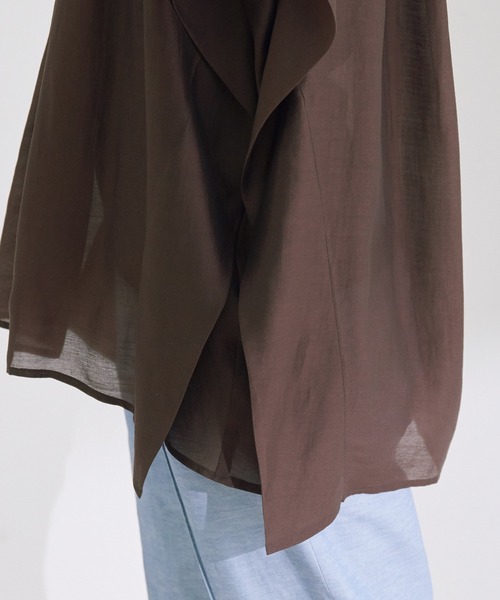 ROPE'（ロペ）の「【新色追加】前後2WAY ボリュームフレンチスリーブブラウス（シャツ/ブラウス・レディース・ベージュ/ブルー系その他4/ダークブラウン/ブラック/パープル/グリーン・38）」の13枚目の写真