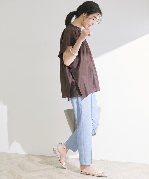 ROPE'（ロペ）の「【新色追加】前後2WAY ボリュームフレンチスリーブブラウス（シャツ/ブラウス・レディース・ベージュ/ブルー系その他4/ダークブラウン/ブラック/パープル/グリーン・38）」の20枚目の写真