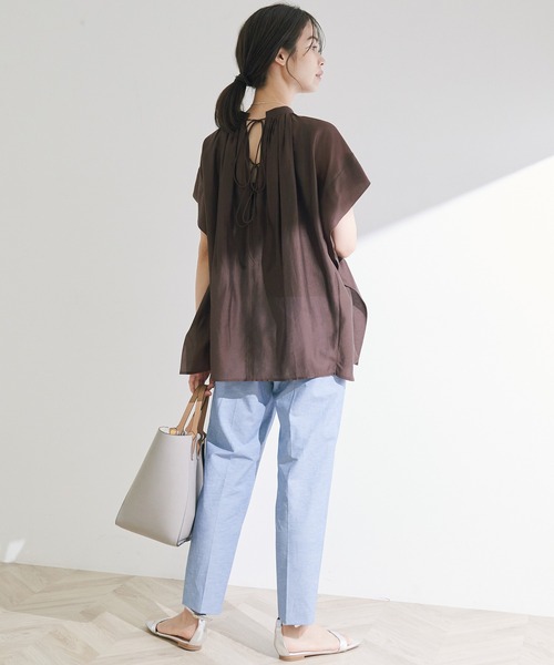 ROPE'（ロペ）の「【新色追加】前後2WAY ボリュームフレンチスリーブブラウス（シャツ/ブラウス・レディース・ベージュ/ブルー系その他4/ダークブラウン/ブラック/パープル/グリーン・38）」の17枚目の写真