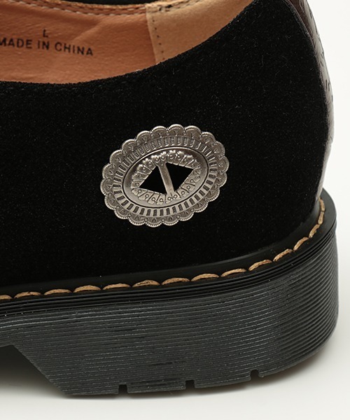 チチカカ(チチカカ)の「メタルパーツ付きシューズ(ローファー・レディース・ブラウン/ブラック・LARGE/MEDIUM)」の4枚目の写真