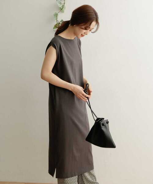 URBAN RESEARCH DOORS（アーバンリサーチドアーズ）の「ノースリーブカットソーワンピース（ワンピース・レディース・チャコールグレー/ネイビー/カーキ・ONE）」の19枚目の写真
